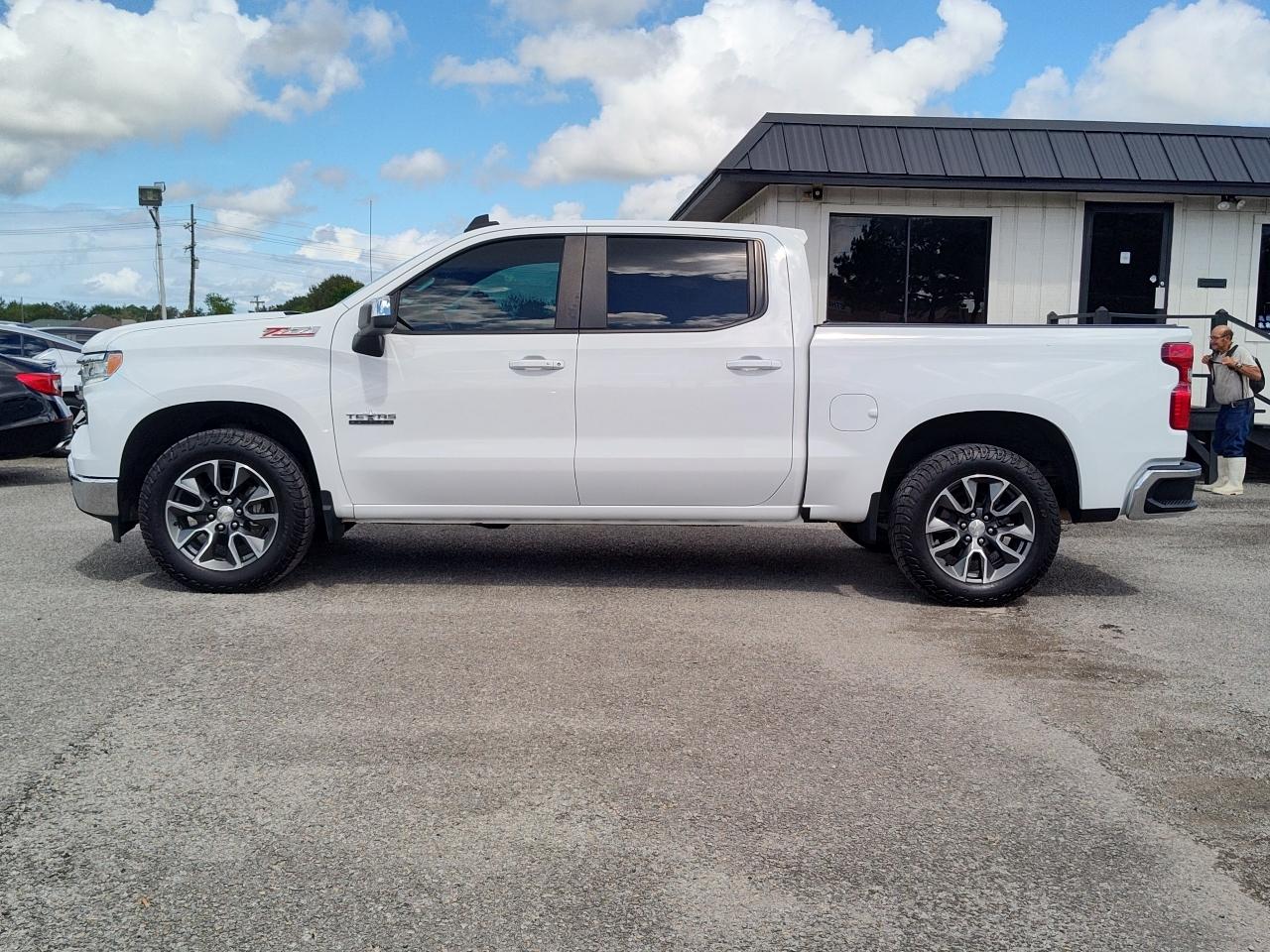Chevrolet Silverado 1500 LT Z71 Crew Cab 4WD 2023