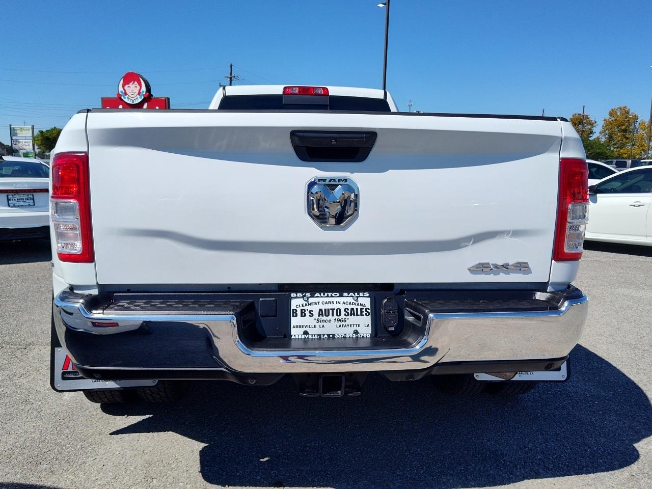 RAM 3500 Tradesman 4x4 Crew Cab 8' Box 2024