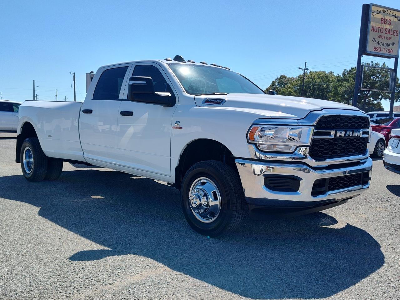 RAM 3500 Tradesman 4x4 Crew Cab 8' Box 2024