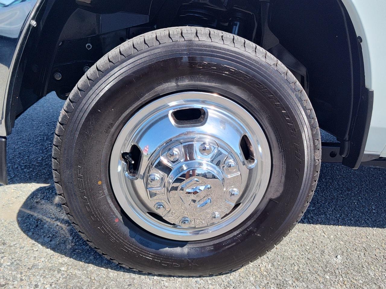 RAM 3500 Tradesman 4x4 Crew Cab 8' Box 2024