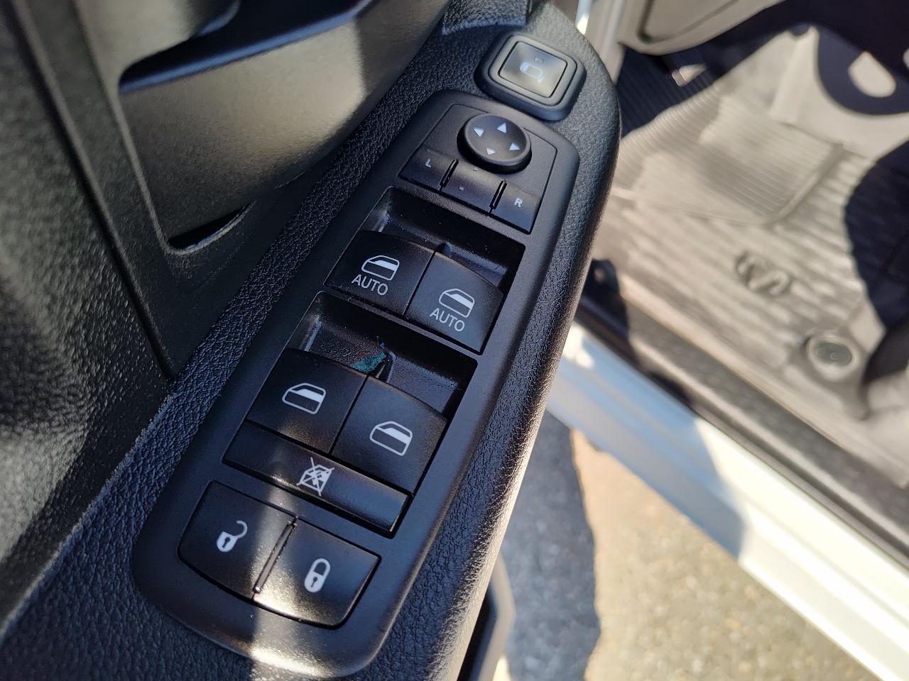 RAM 3500 Tradesman 4x4 Crew Cab 8' Box 2024