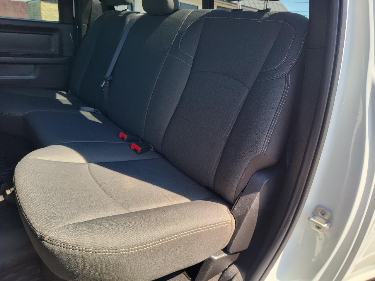RAM 3500 Tradesman 4x4 Crew Cab 8' Box 2024