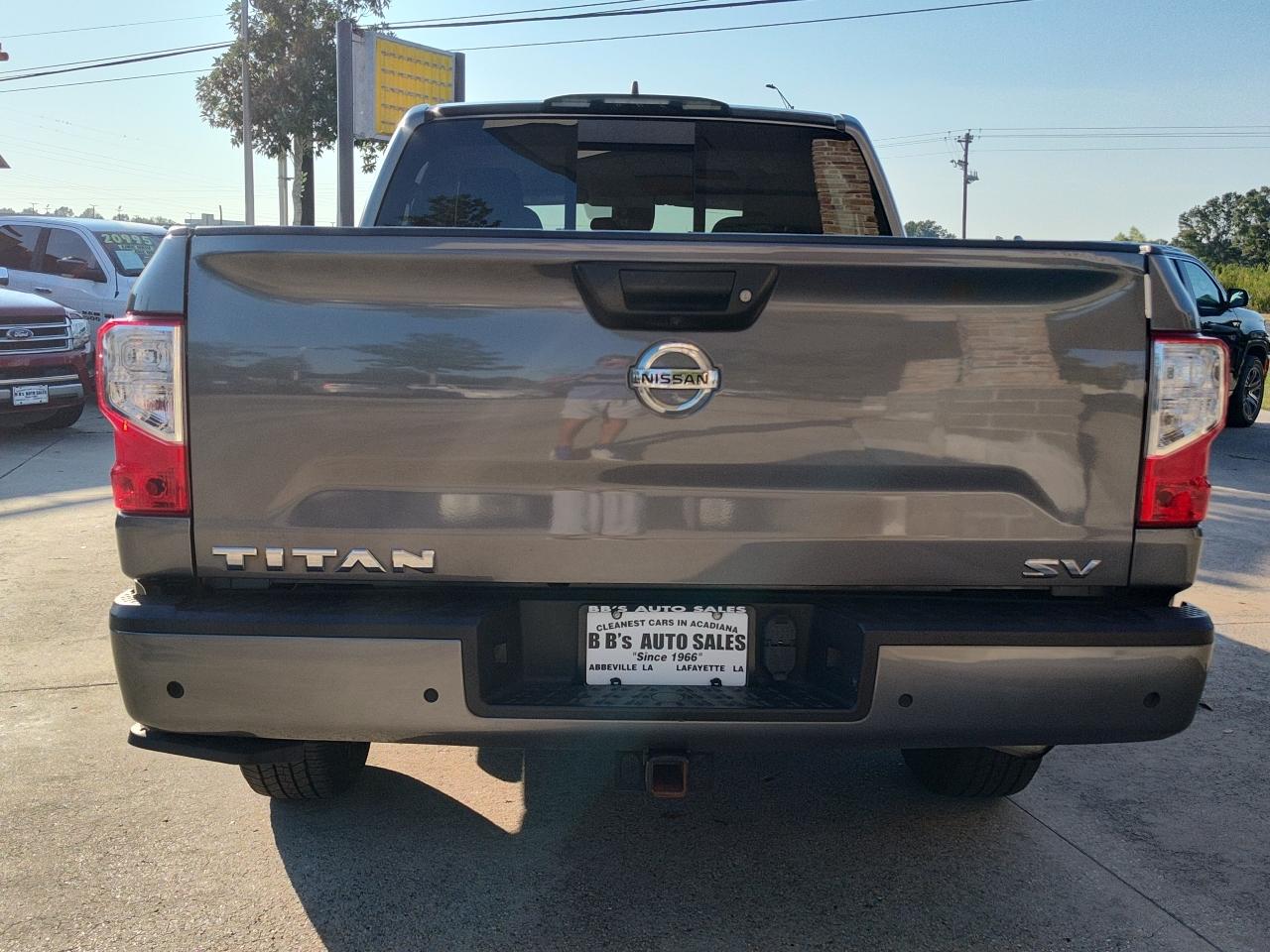 Nissan Titan 4x2 Crew Cab SV 2022