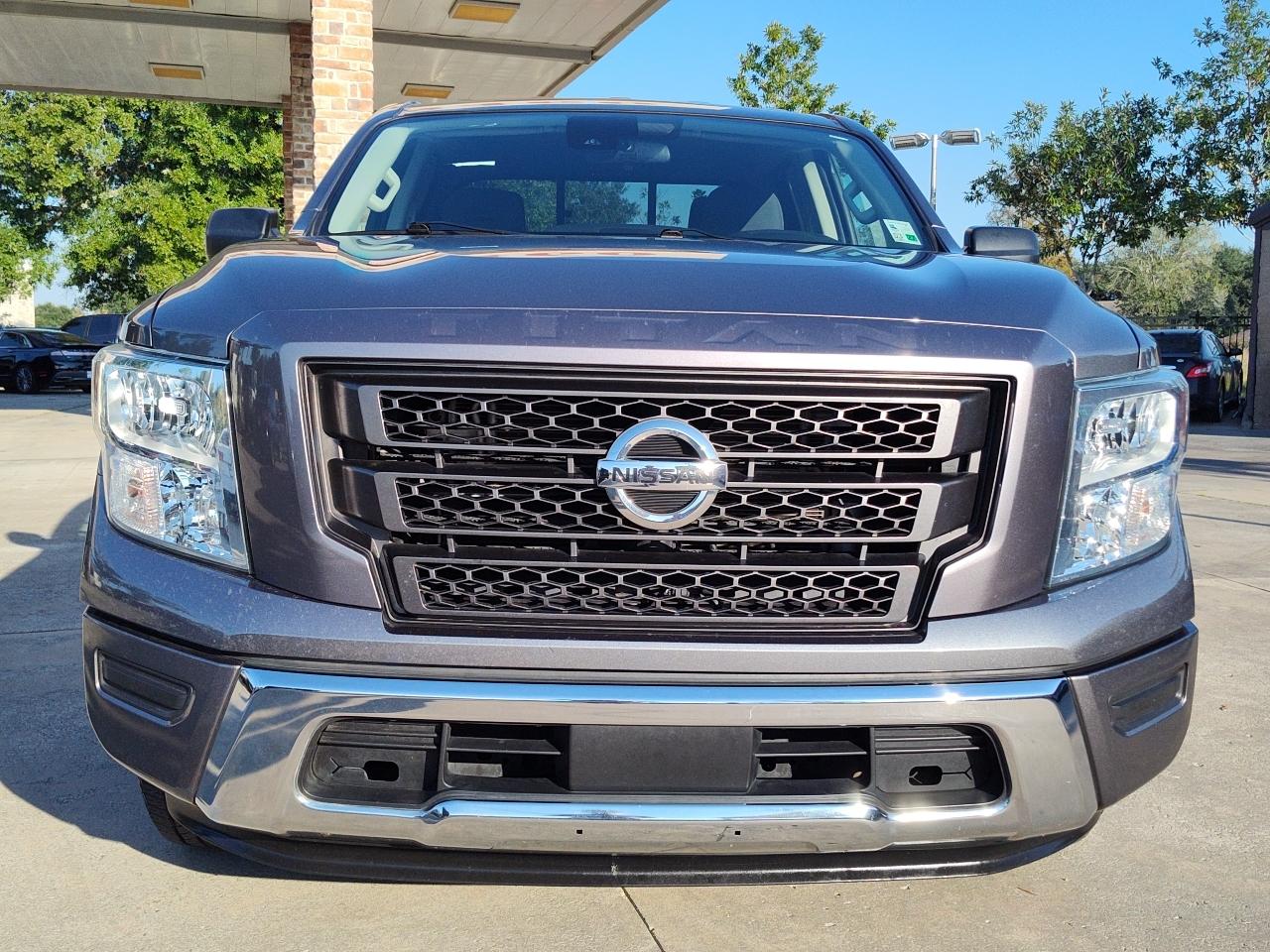 Nissan Titan 4x2 Crew Cab SV 2022
