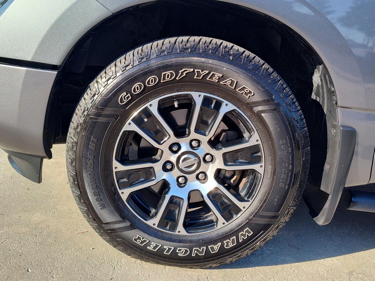 Nissan Titan 4x2 Crew Cab SV 2022