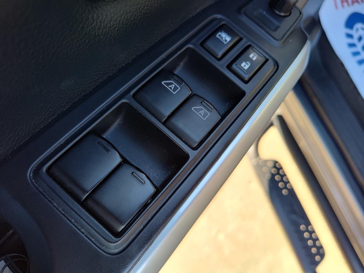 Nissan Titan 4x2 Crew Cab SV 2022