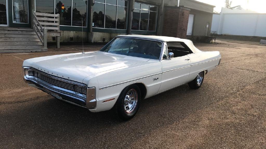 Машина plymouth fury