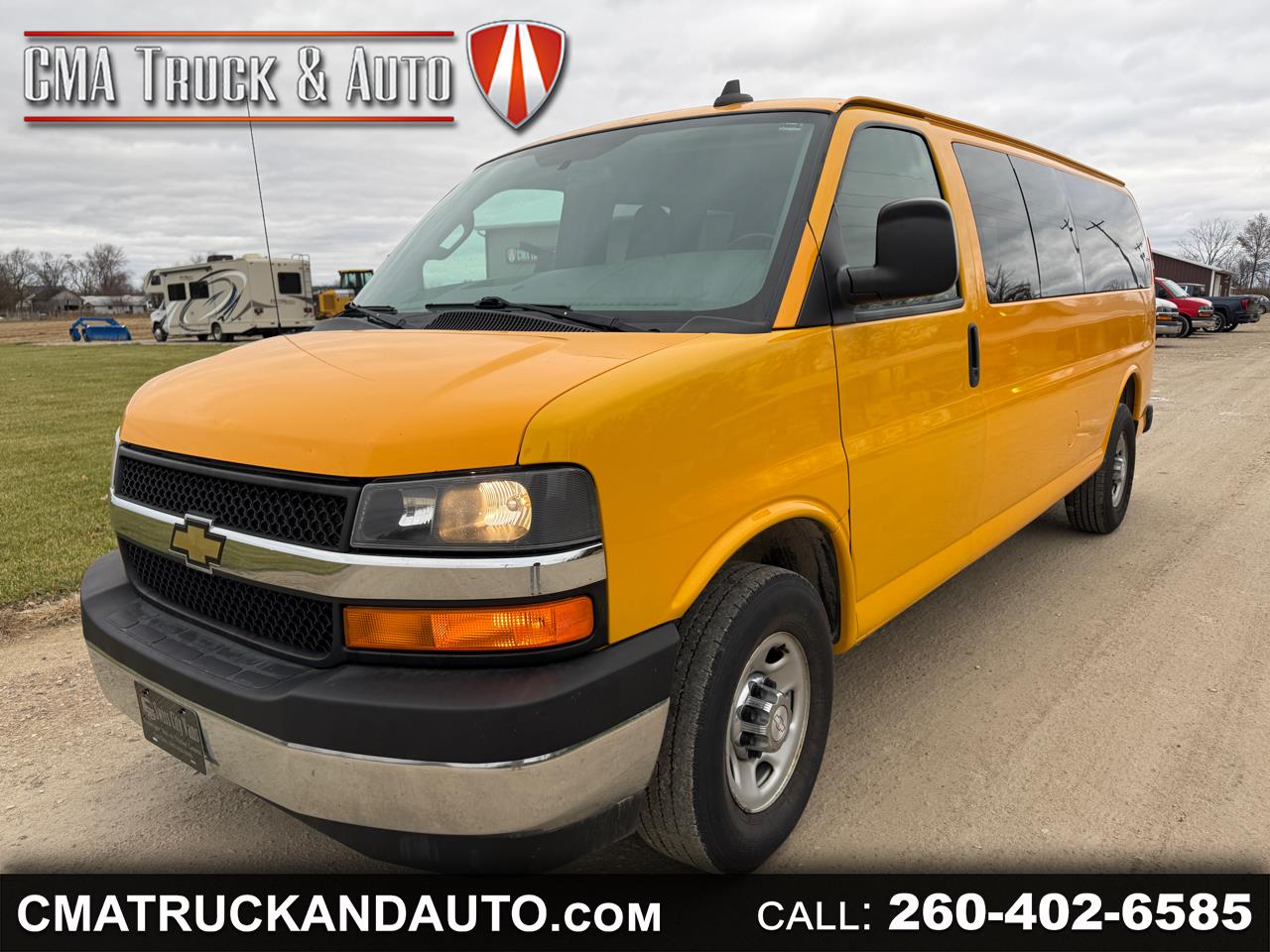 2017 Chevrolet Express Passenger RWD 3500 155" LT w/1LT