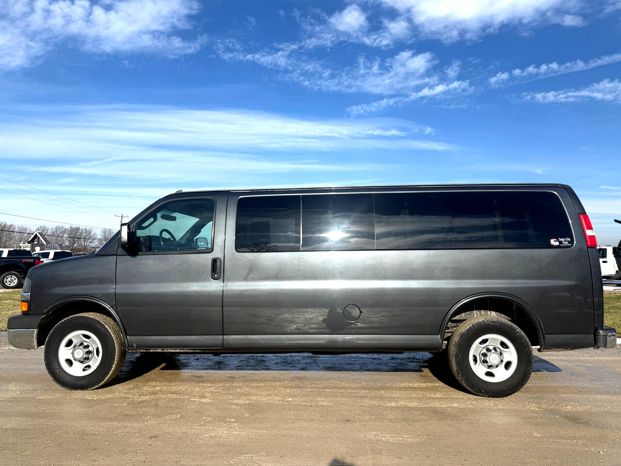 Chevrolet Express Passenger RWD 3500 155" LT w/1LT 2016