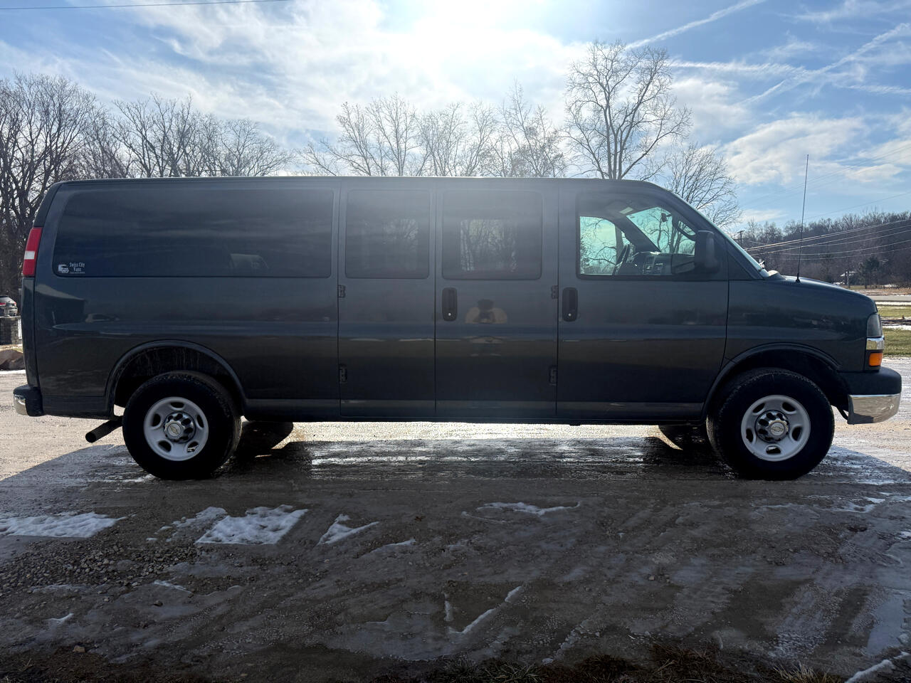 Chevrolet Express Passenger RWD 3500 155" LT w/1LT 2016