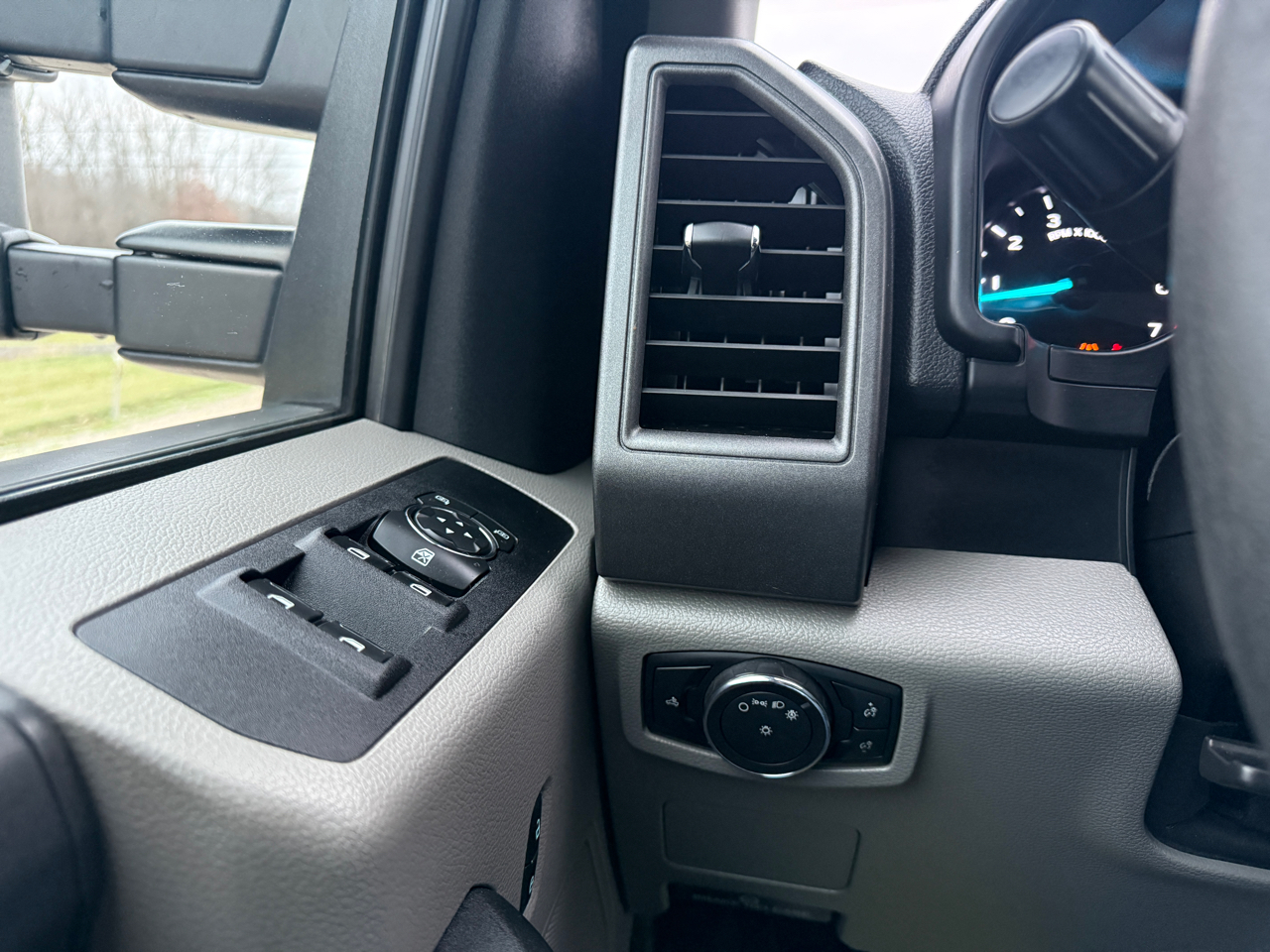 Ford Super Duty F-250 SRW 4WD Crew Cab 172" FX4 2018