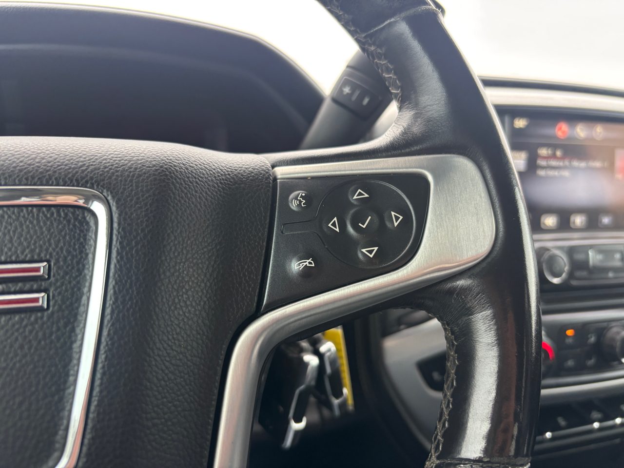 GMC Sierra 2500HD 4WD Crew Cab 153.7" SLT 2015