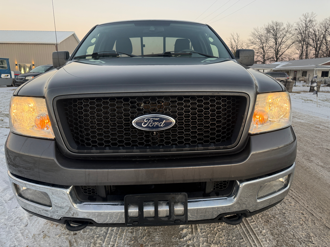 Ford F-150 4WD Reg Cab 145" XLT w/Midbox Prep 2005