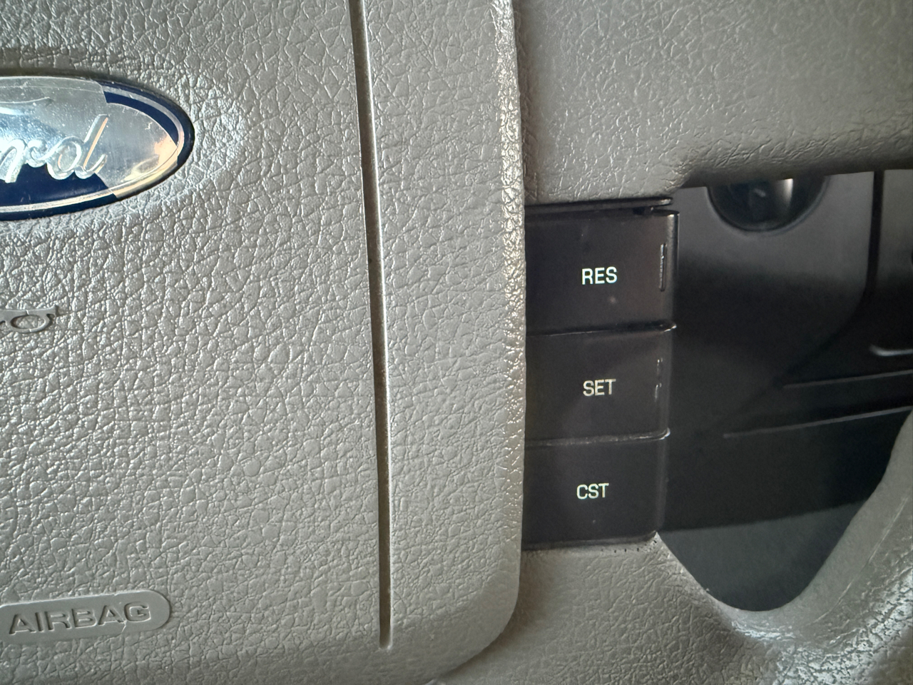 Ford F-150 4WD Reg Cab 145" XLT w/Midbox Prep 2005