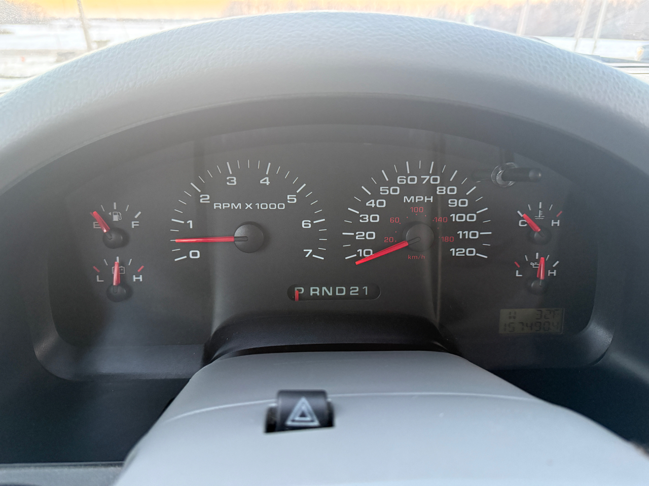 Ford F-150 4WD Reg Cab 145" XLT w/Midbox Prep 2005