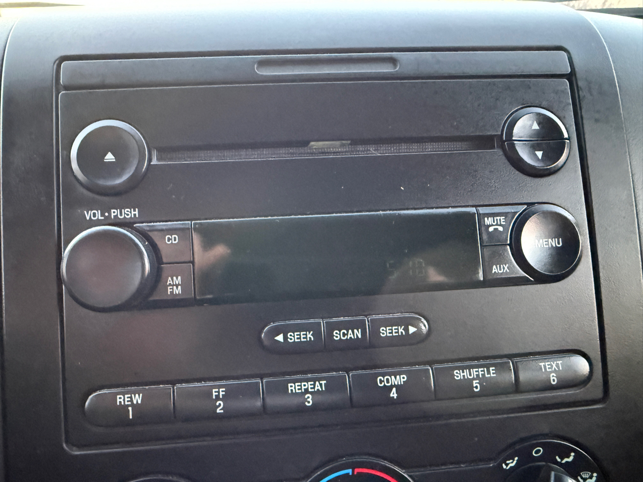 Ford F-150 4WD Reg Cab 145" XLT w/Midbox Prep 2005