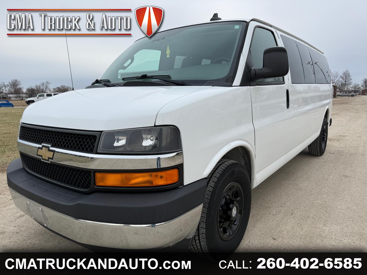 Chevrolet Express Passenger RWD 3500 155" LT w/1LT 2017