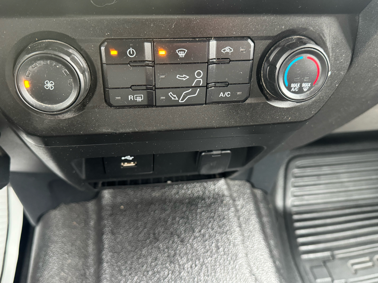 Ford Super Duty F-250 SRW 2WD SuperCab 158" XLT 2022