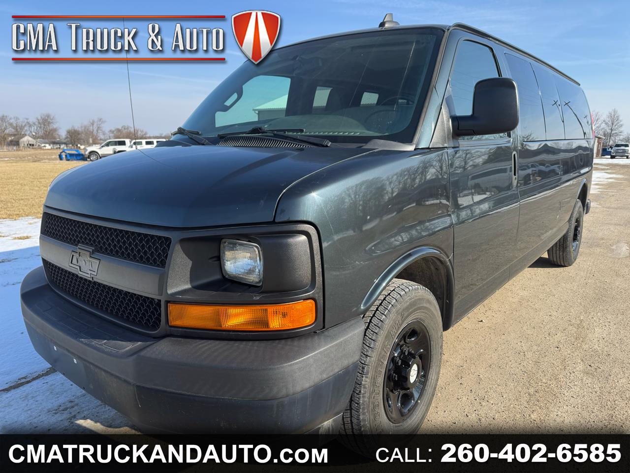 2017 Chevrolet Express Passenger RWD 3500 155" LS w/1LS