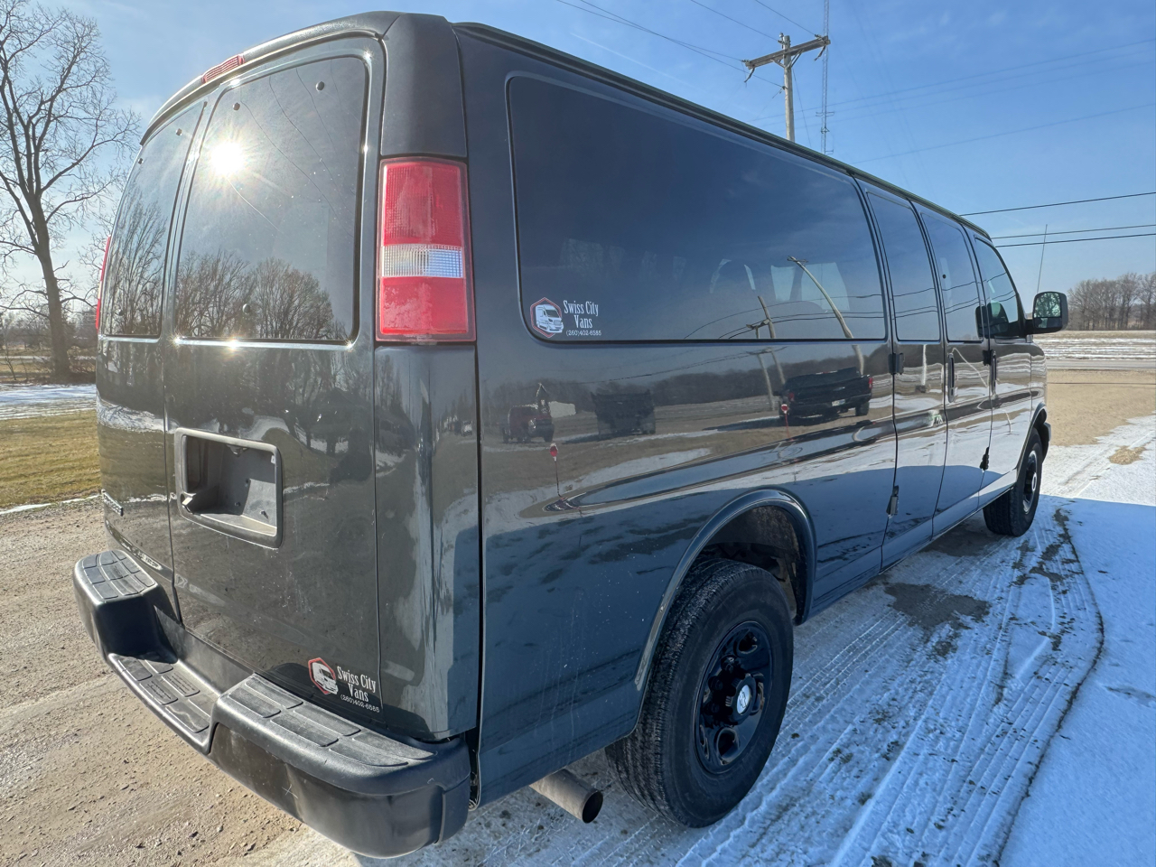 Chevrolet Express Passenger RWD 3500 155" LS w/1LS 2017