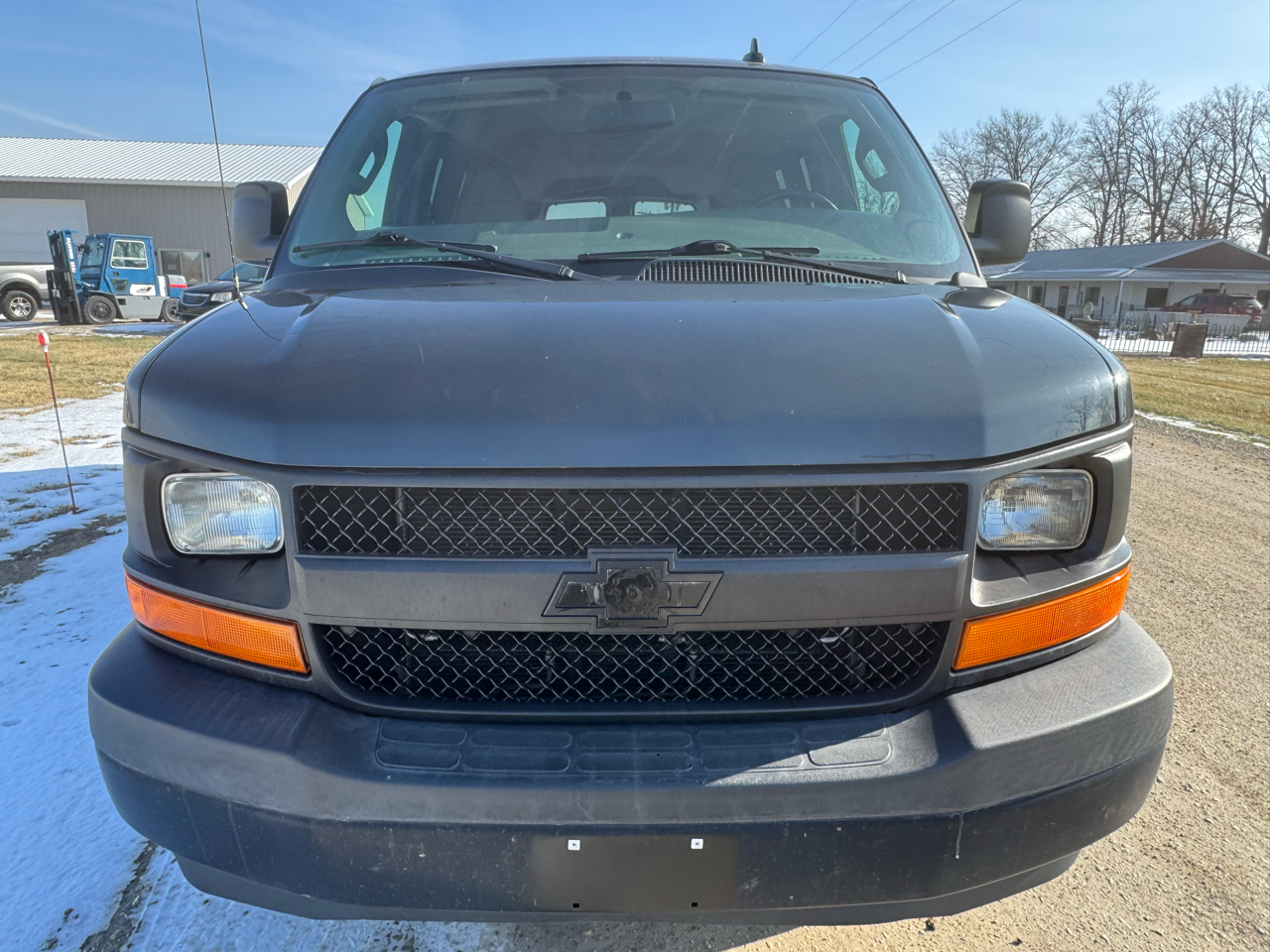 Chevrolet Express Passenger RWD 3500 155" LS w/1LS 2017