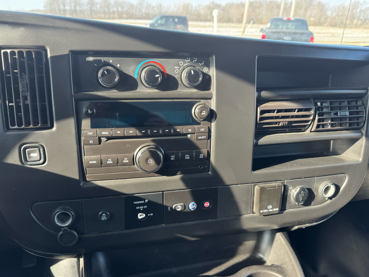 Chevrolet Express Passenger RWD 3500 155" LS w/1LS 2017