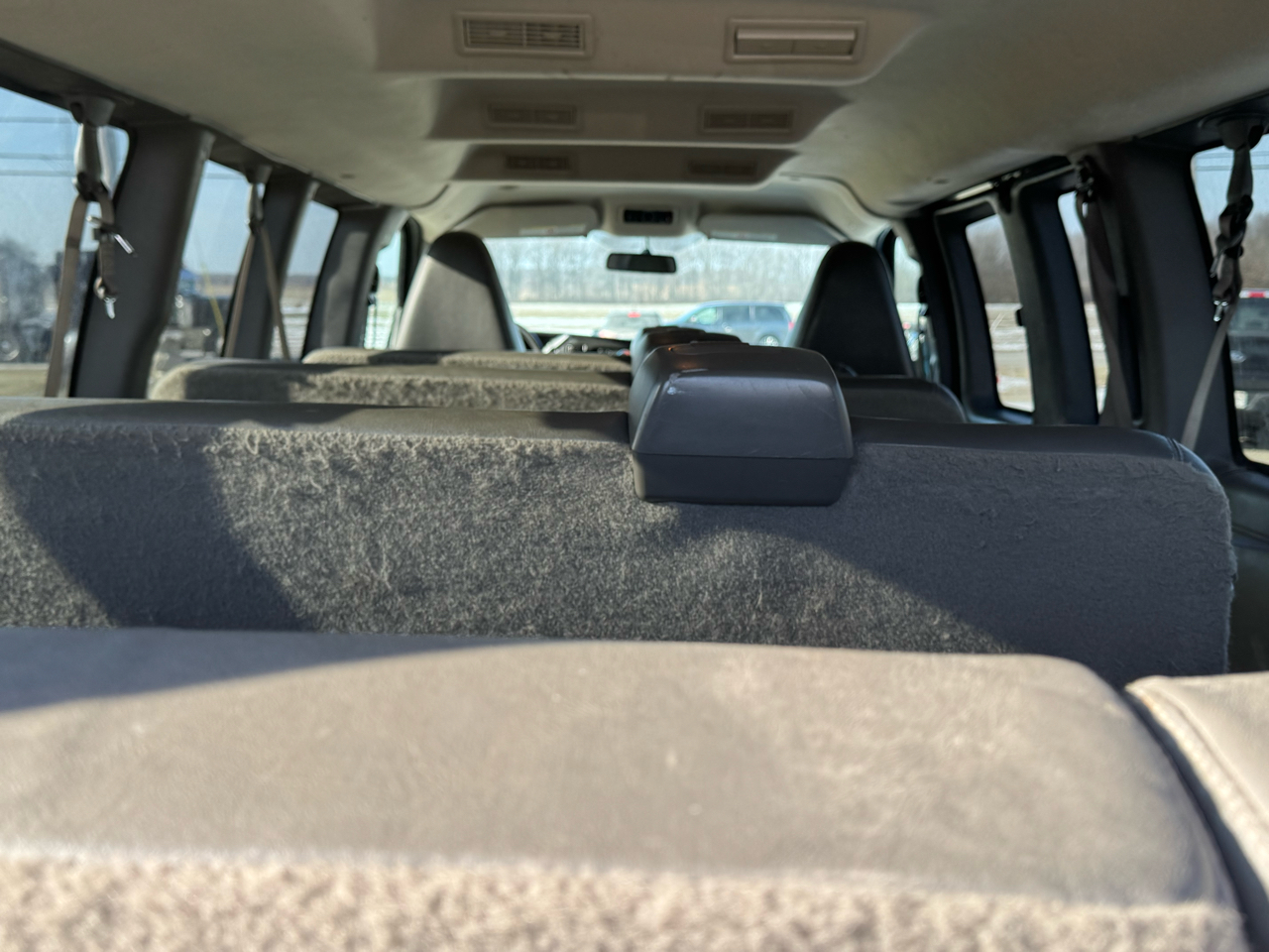 Chevrolet Express Passenger RWD 3500 155" LS w/1LS 2017