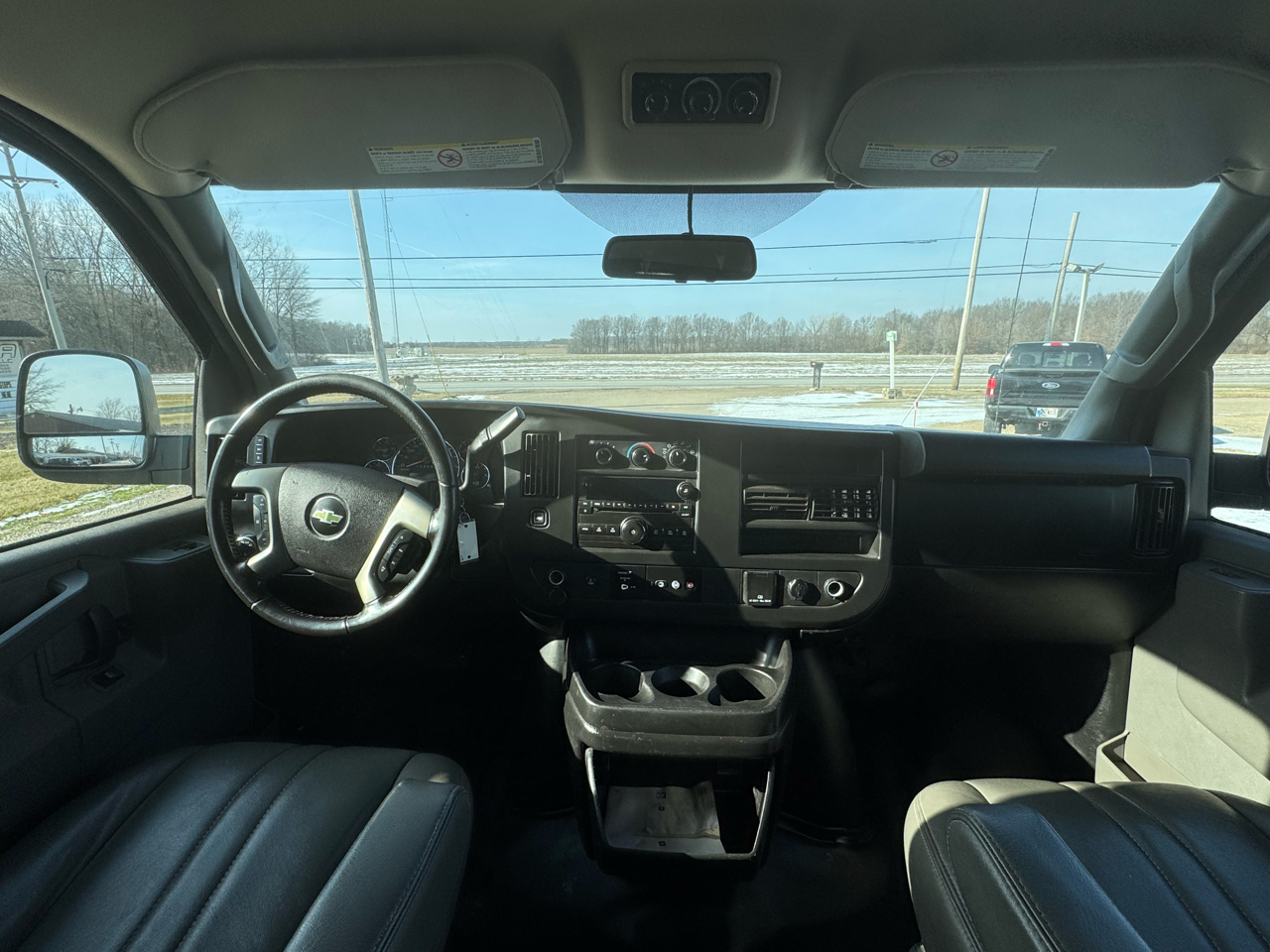 Chevrolet Express Passenger RWD 3500 155" LS w/1LS 2017