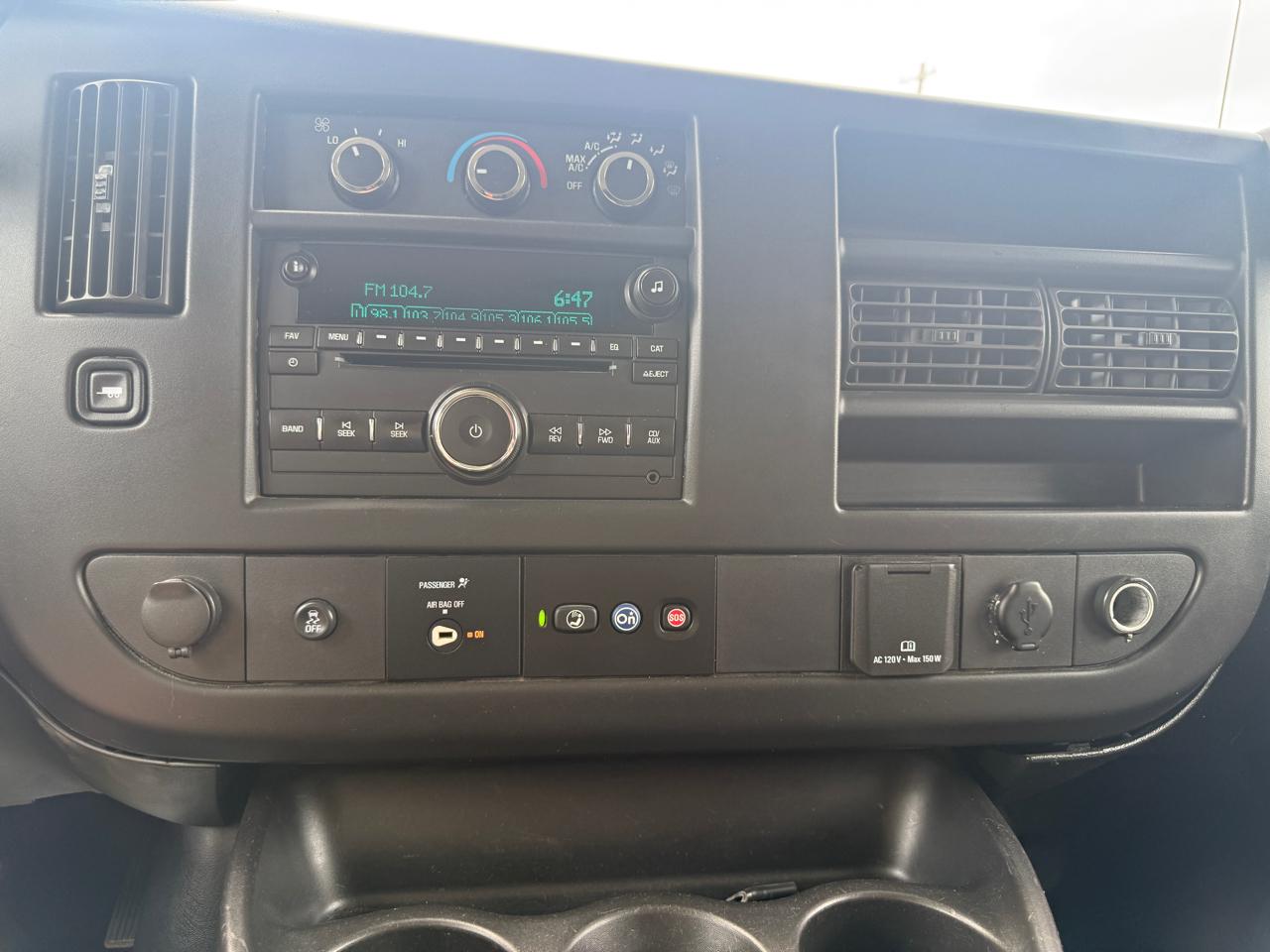Chevrolet Express Passenger RWD 3500 155" LS w/1LS 2017