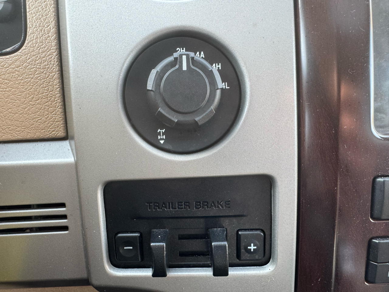 Ford F-150 4WD SuperCrew 145" King Ranch 2012