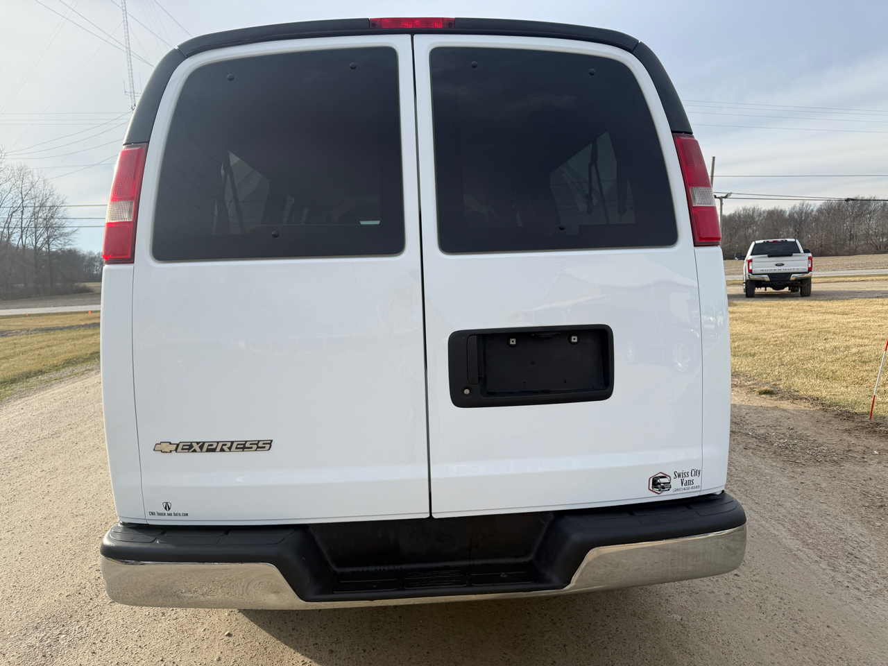 Chevrolet Express Passenger RWD 3500 155" LT w/1LT 2017