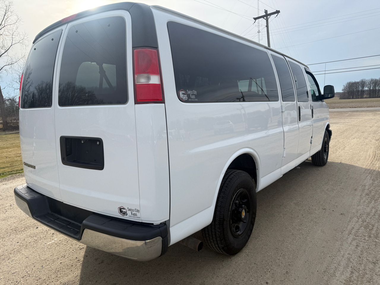 Chevrolet Express Passenger RWD 3500 155" LT w/1LT 2017