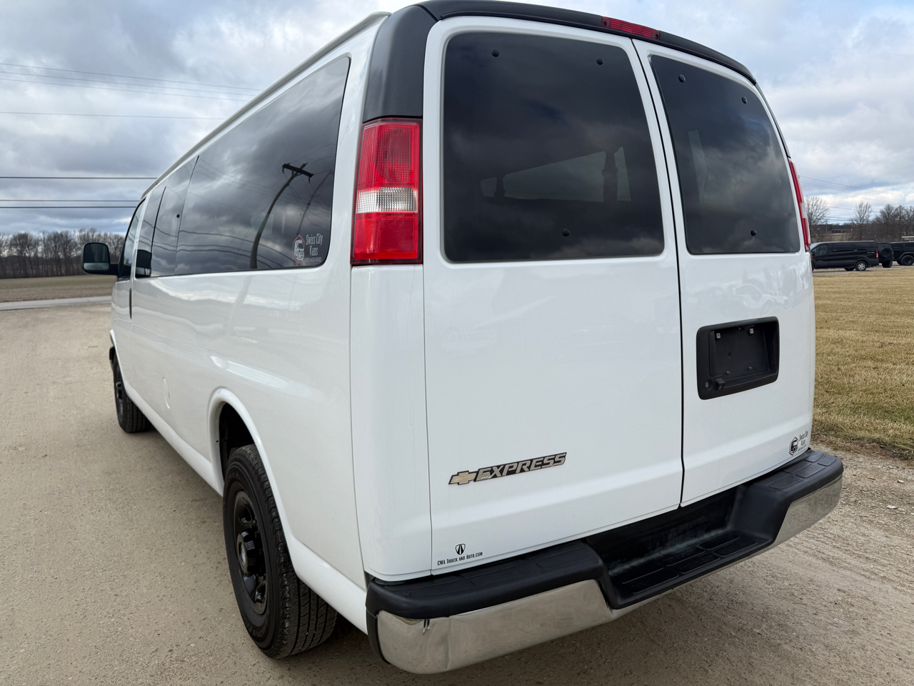 Chevrolet Express Passenger RWD 3500 155" LT 2020