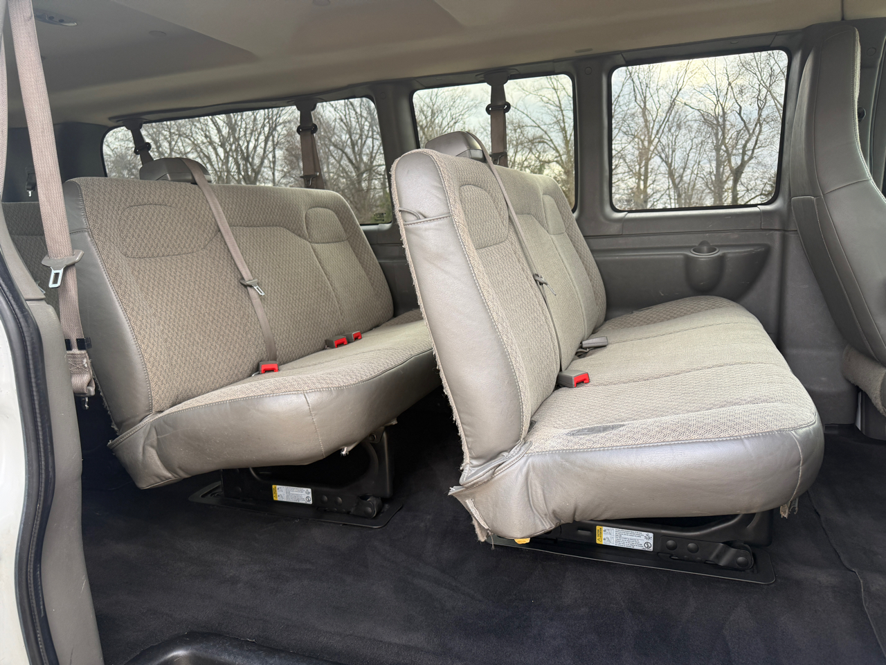 Chevrolet Express Passenger RWD 3500 155" LT 2020