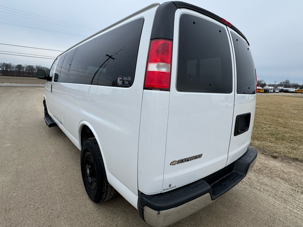 Chevrolet Express Passenger RWD 3500 155" LT 2020