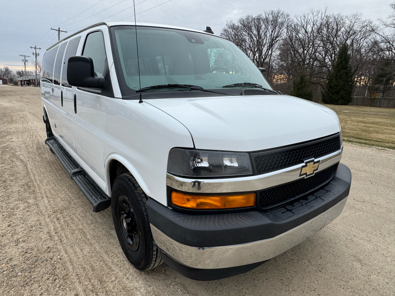 Chevrolet Express Passenger RWD 3500 155" LT 2020