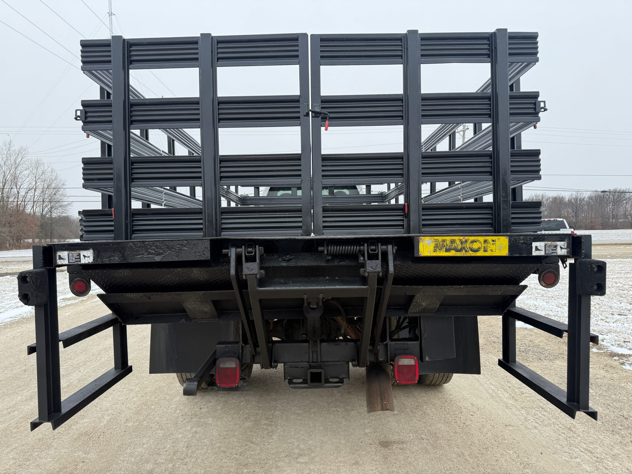 Ford Super Duty F-750 Straight Frame Reg Cab XLT 2011