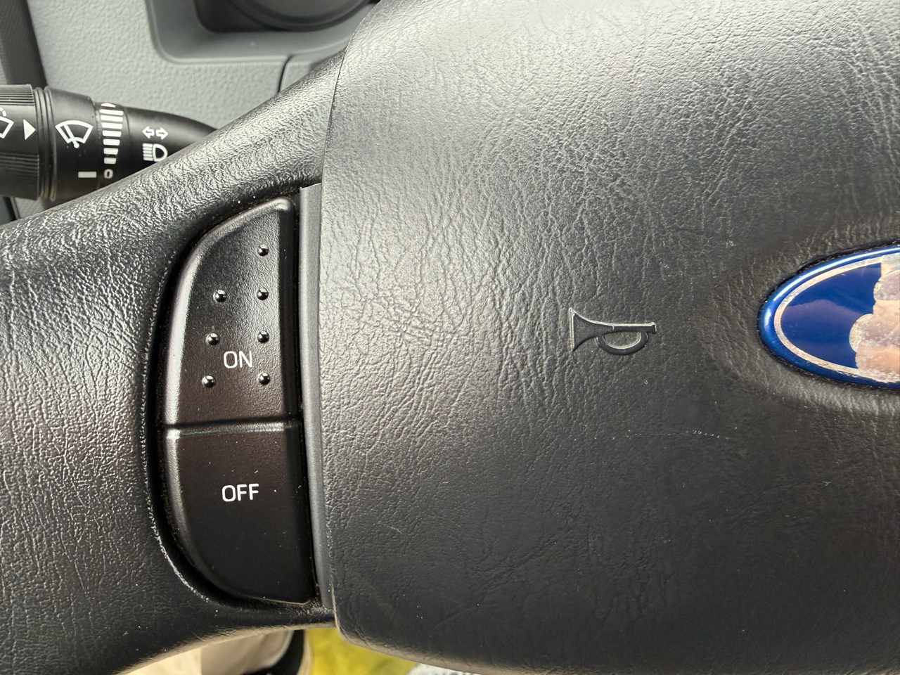 Ford Super Duty F-750 Straight Frame Reg Cab XLT 2011