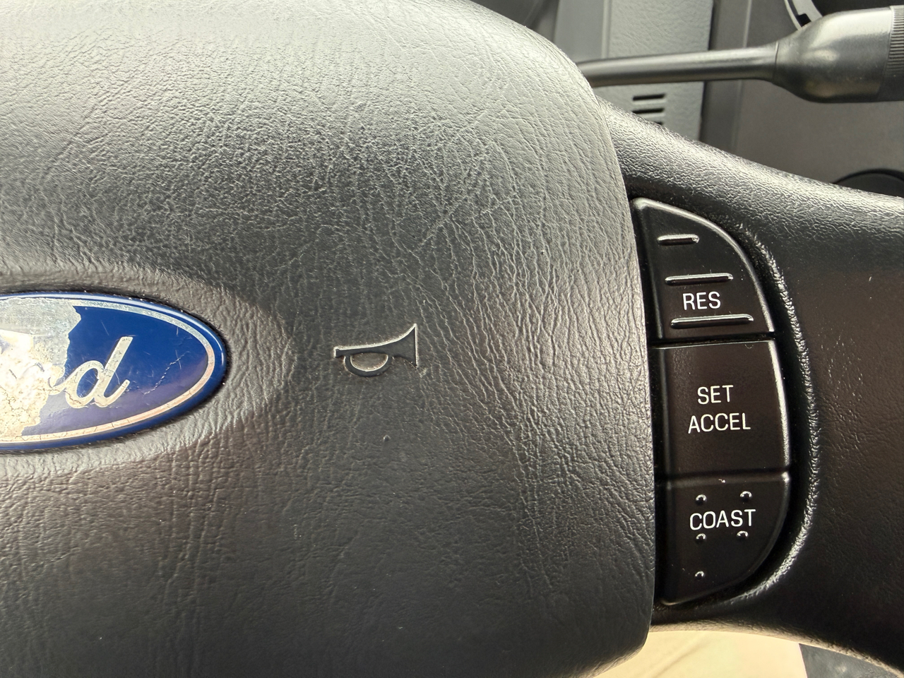 Ford Super Duty F-750 Straight Frame Reg Cab XLT 2011