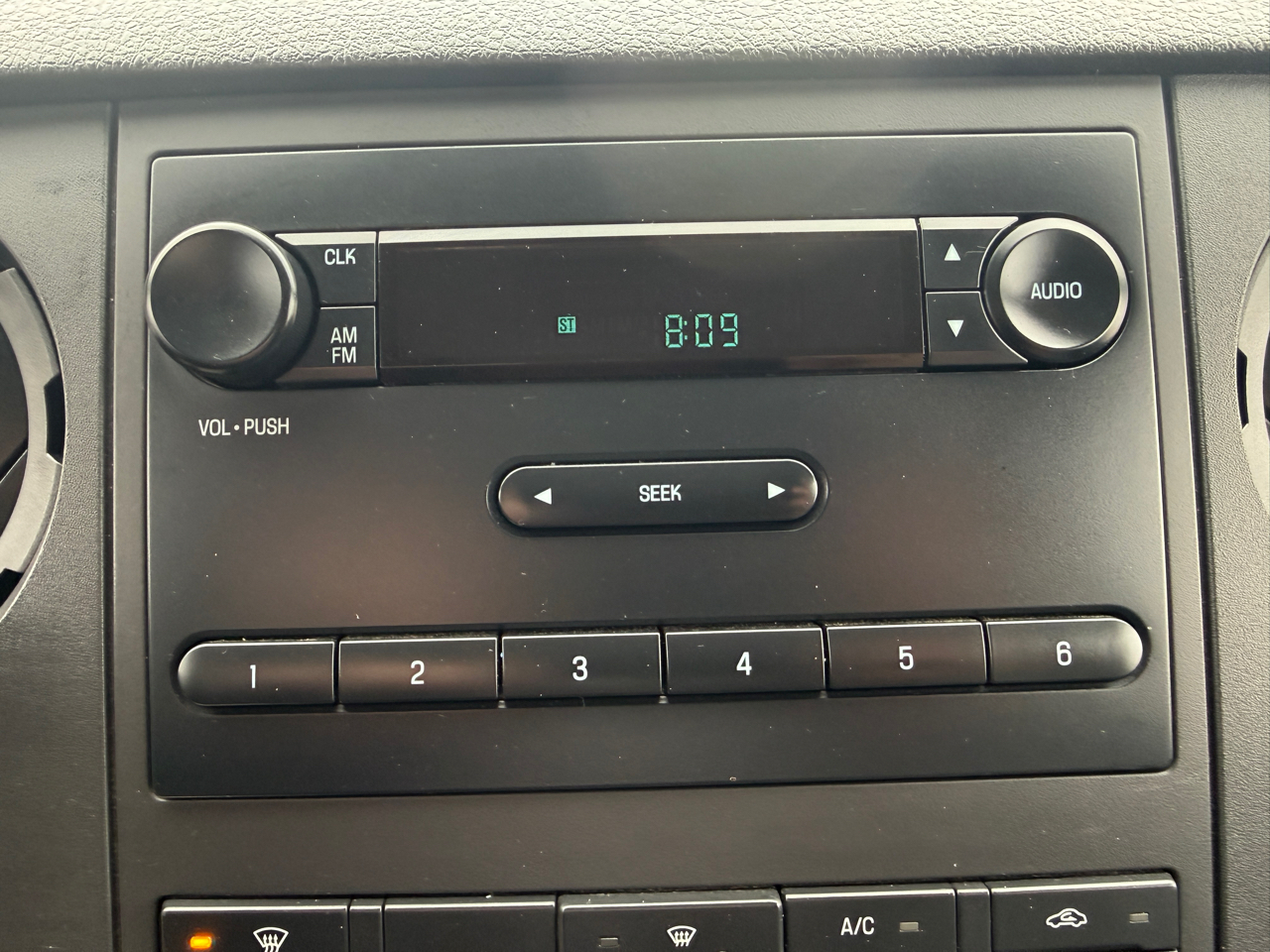 Ford Super Duty F-750 Straight Frame Reg Cab XLT 2011