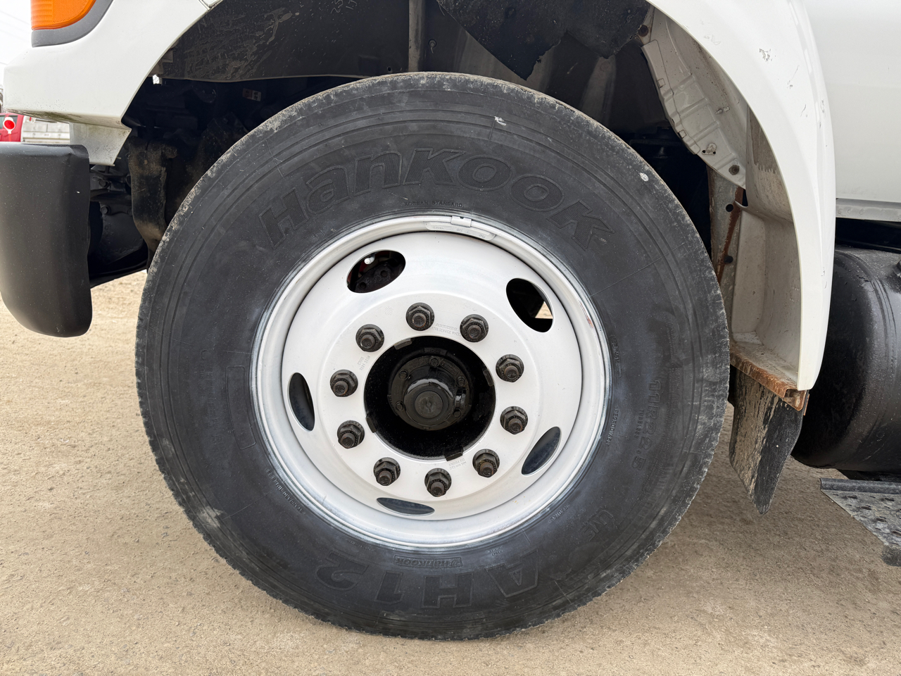 Ford Super Duty F-750 Straight Frame Reg Cab XLT 2011