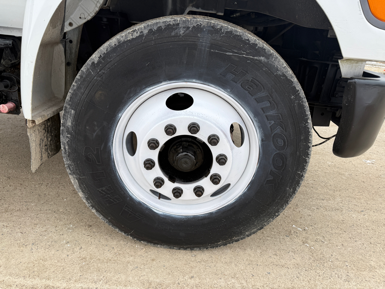 Ford Super Duty F-750 Straight Frame Reg Cab XLT 2011