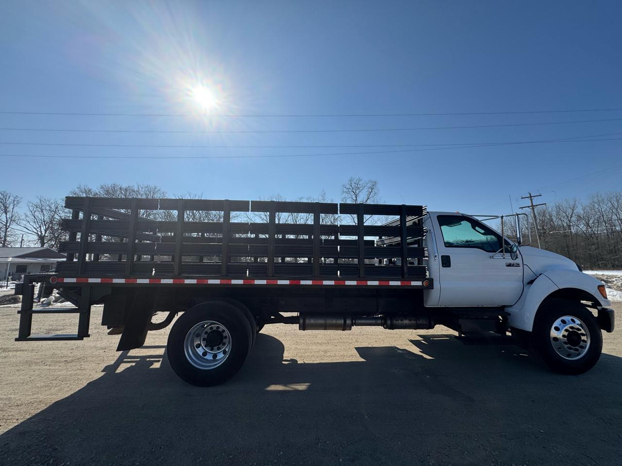 Ford Super Duty F-750 Straight Frame Reg Cab XLT 2011