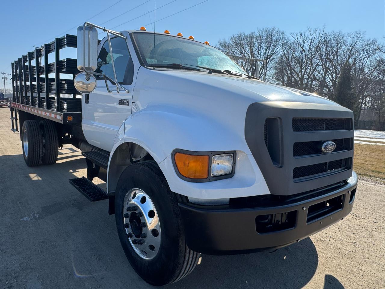 Ford Super Duty F-750 Straight Frame Reg Cab XLT 2011