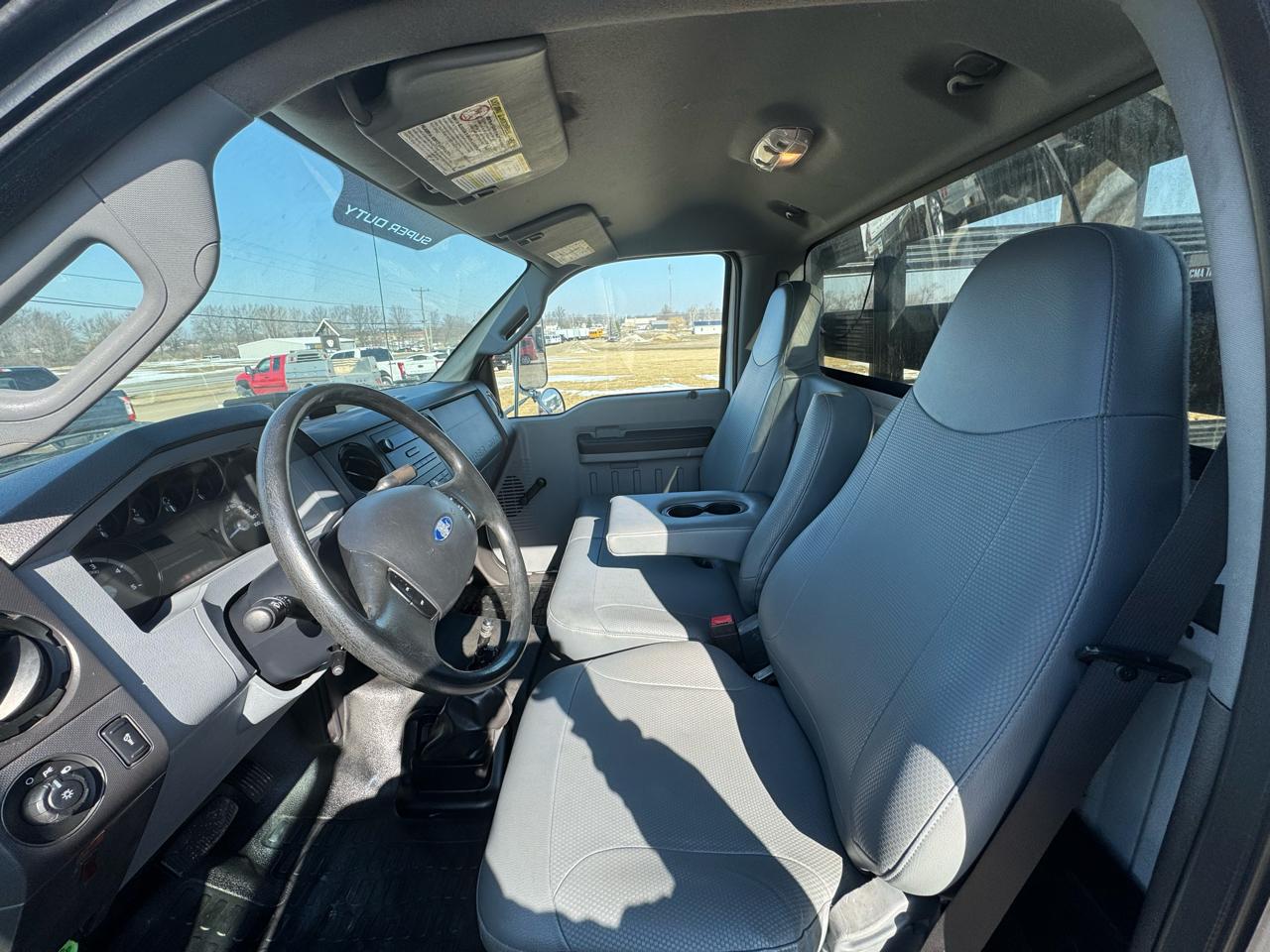 Ford Super Duty F-750 Straight Frame Reg Cab XLT 2011