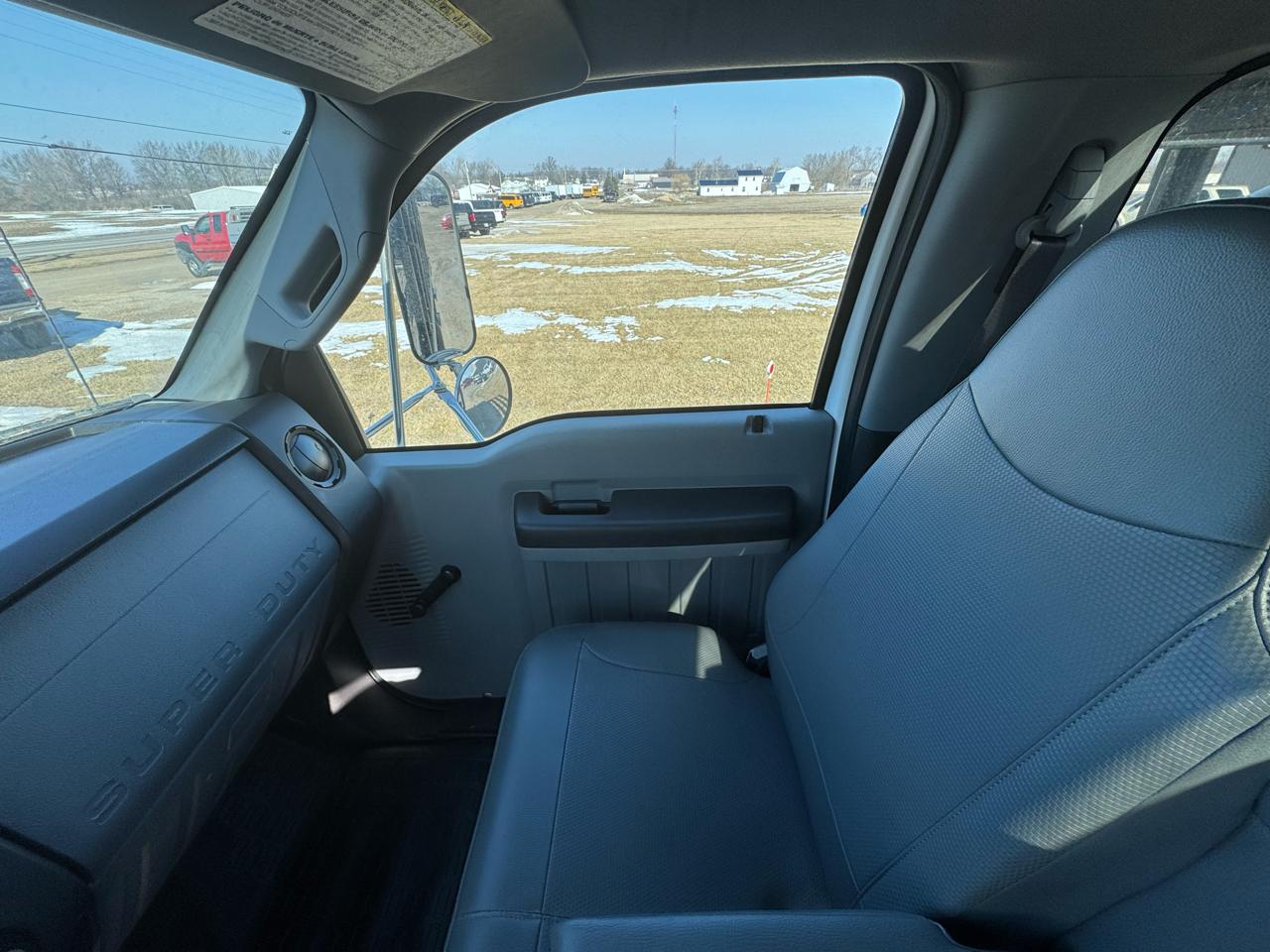 Ford Super Duty F-750 Straight Frame Reg Cab XLT 2011