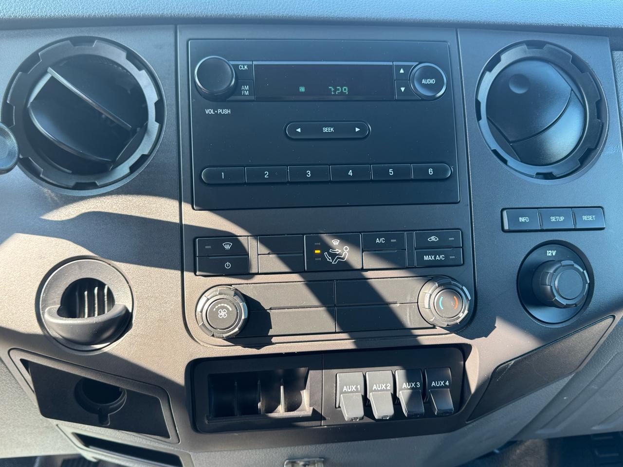 Ford Super Duty F-750 Straight Frame Reg Cab XLT 2011