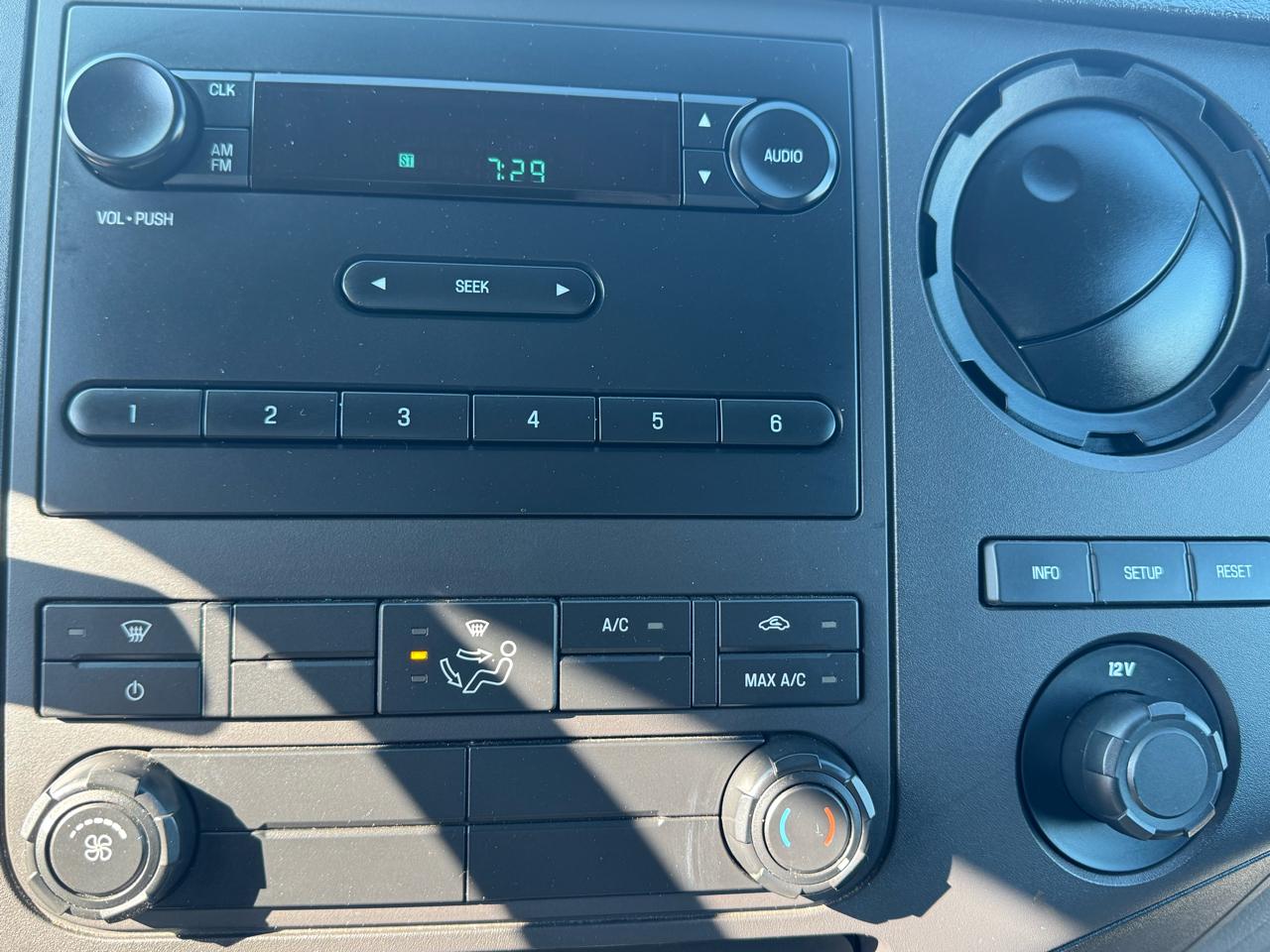 Ford Super Duty F-750 Straight Frame Reg Cab XLT 2011