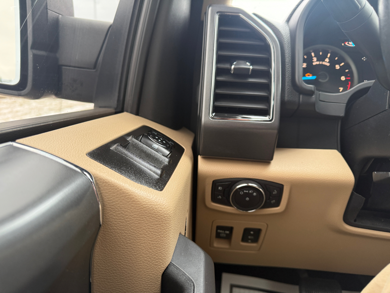 Ford F-150 Lariat 4WD SuperCrew 5.5' Box 2017