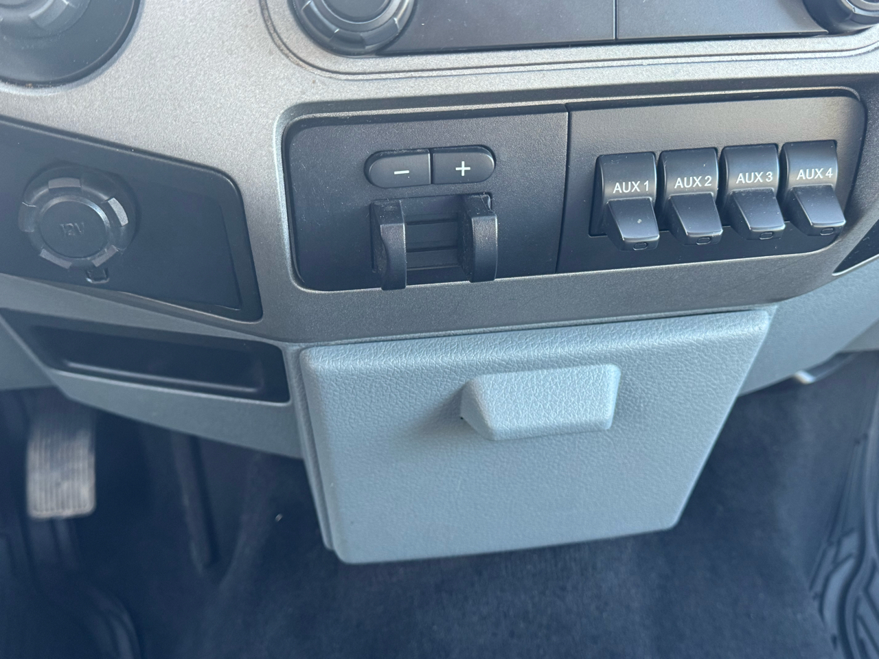 Ford Super Duty F-350 SRW Crew Cab 156" XLT 4WD 2012